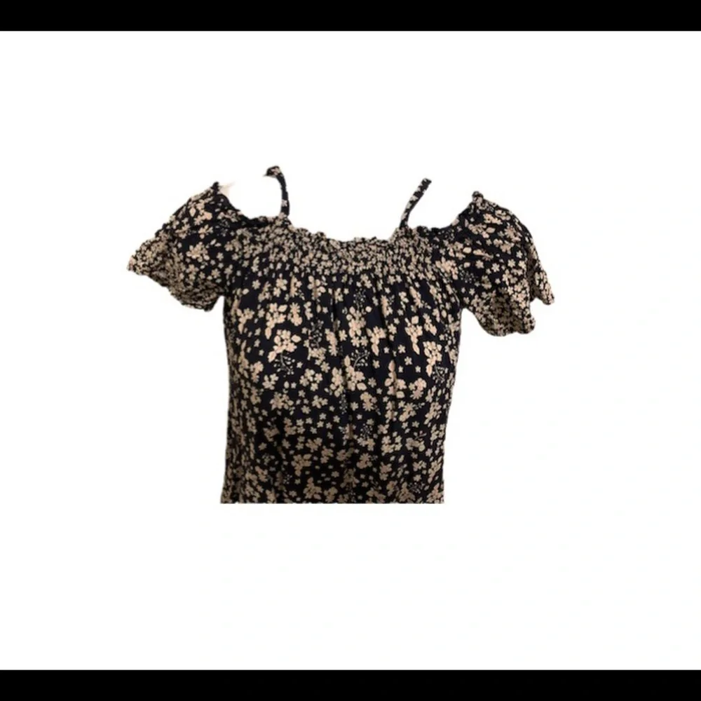 Old Navy top‎